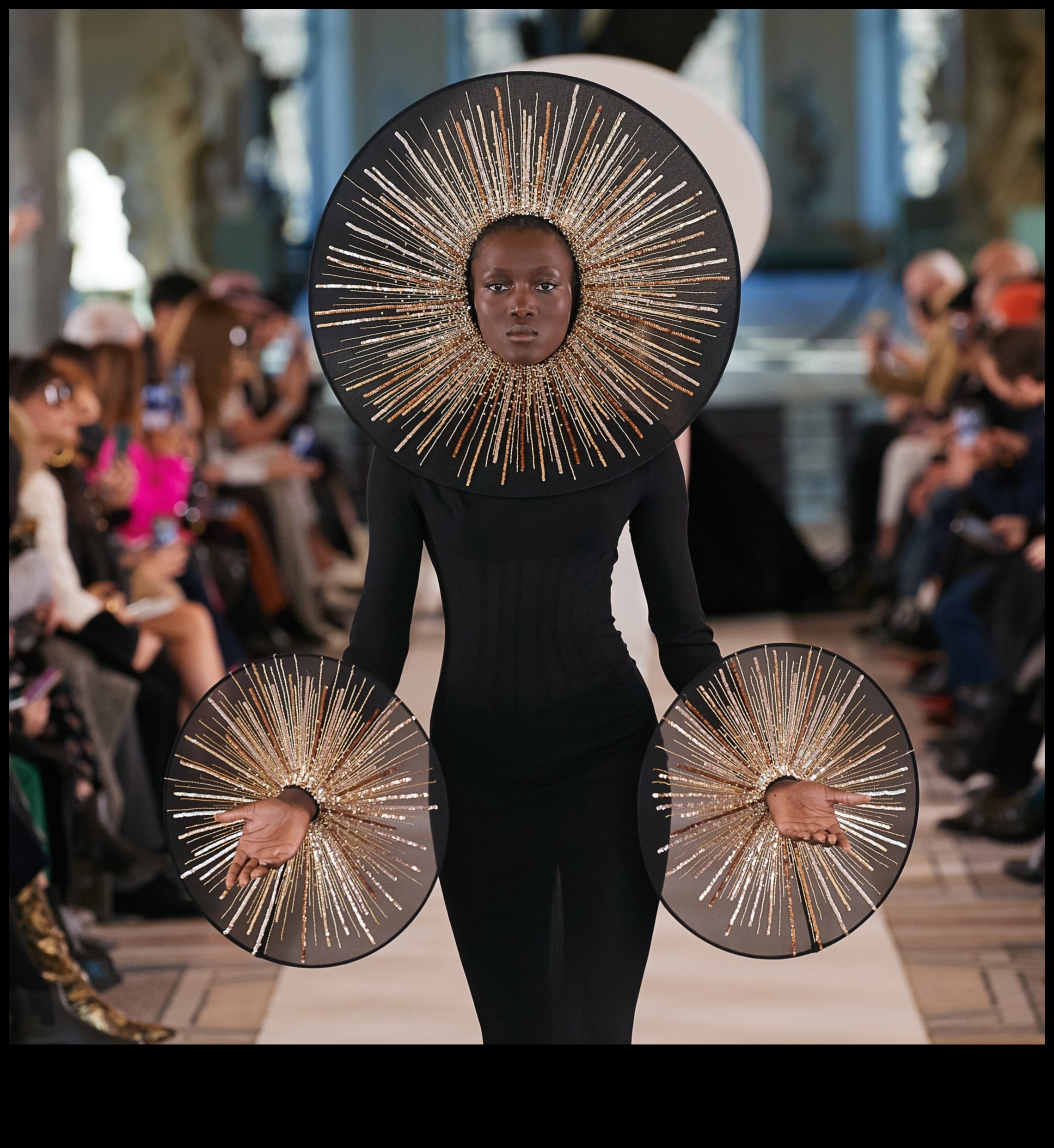 Cronici Couture: cufundați-vă în povestea modei la modă