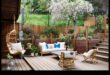 Există sfaturi pentru decorarea unei zone de lounge în aer liber cu idei de decor Boho Chic?
