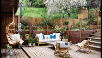 Există sfaturi pentru decorarea unei zone de lounge în aer liber cu idei de decor Boho Chic?