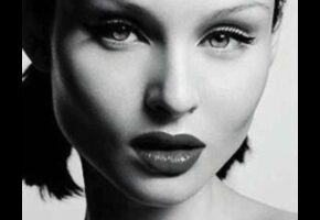 Glam în alb și negru: Explorarea frumuseții cu contrast ridicat în stilurile de machiaj